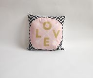 JAHU Párnahuzat Love 45 x 45 cm betűk